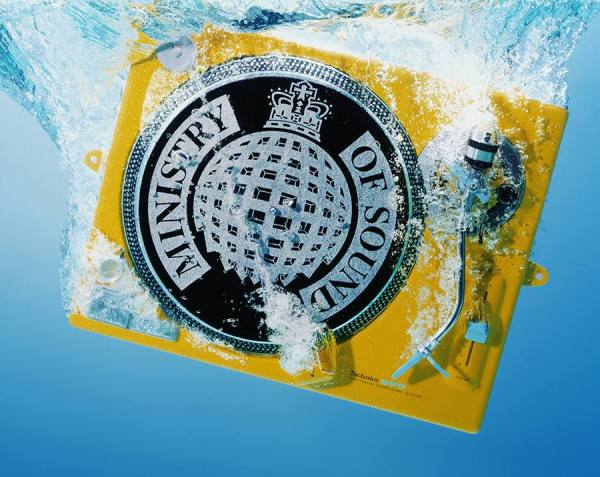 Photograph Jonathan Knowles Yellow Deck on One Eyeland